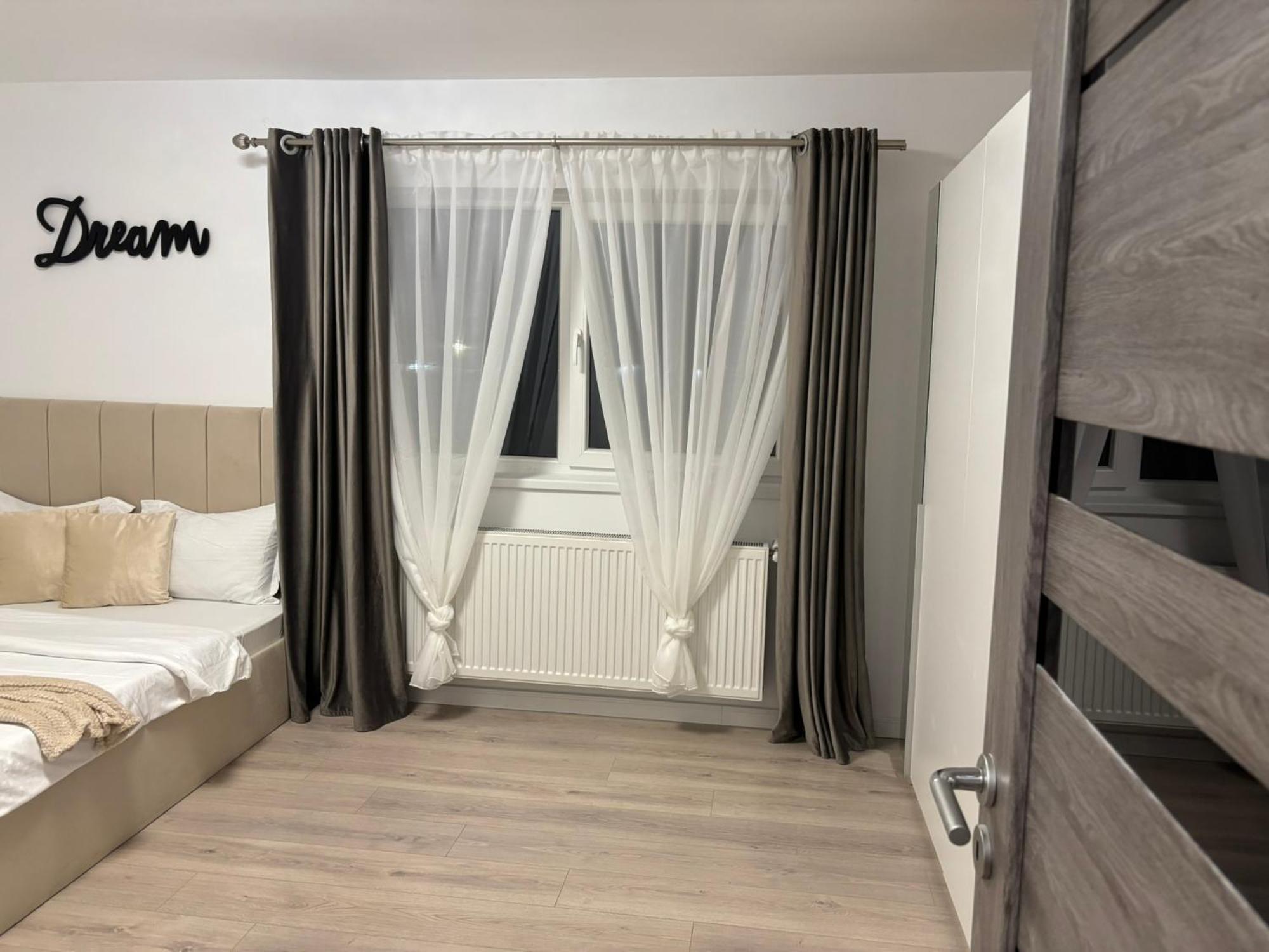 Dream Apartament Bistriţa Екстериор снимка